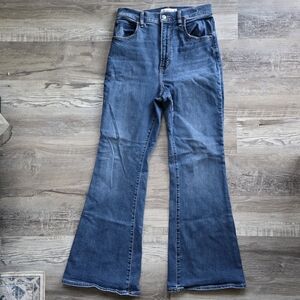 Abercrombie & Fitch The Flare Ultra High Rise Curve Love Size 30